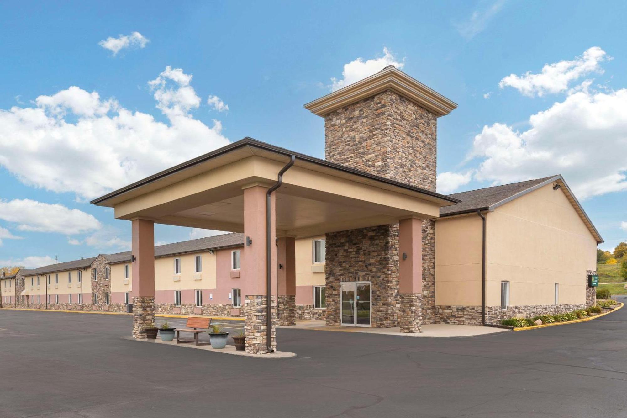 Quality Inn Newton At I-80 المظهر الخارجي الصورة