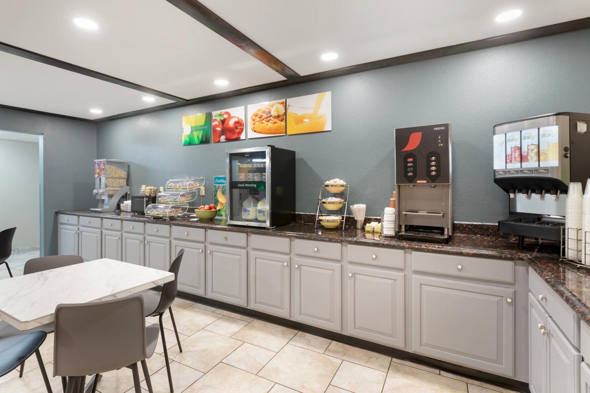 Quality Inn Newton At I-80 المظهر الخارجي الصورة
