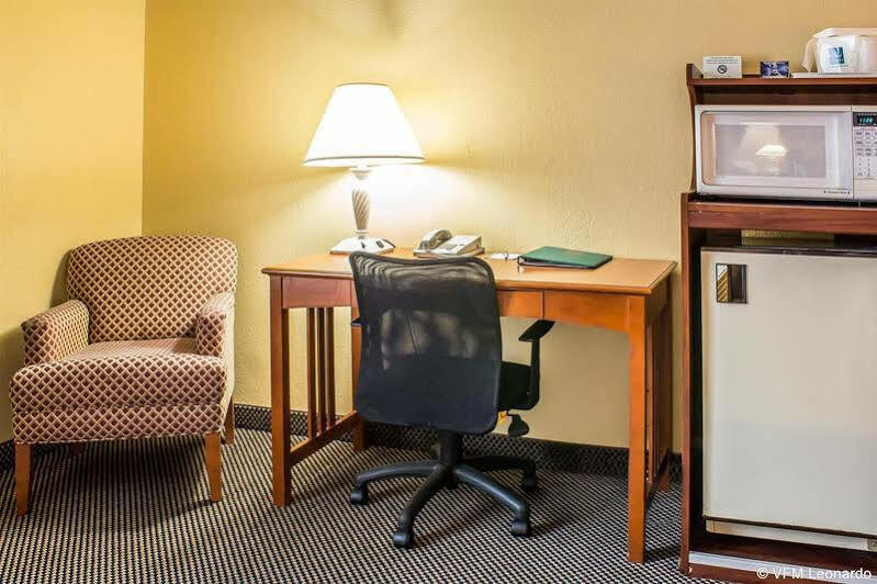 Quality Inn Newton At I-80 المظهر الخارجي الصورة